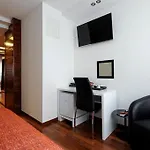主街一室公寓及客房 招待所 4*