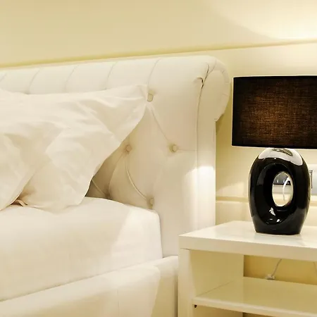 Main Street Studio And بيت ضيافة زادار