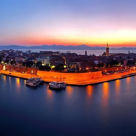 بيت ضيافة Main Street Studio And زادار