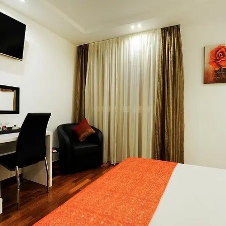 主街一室公寓及客房