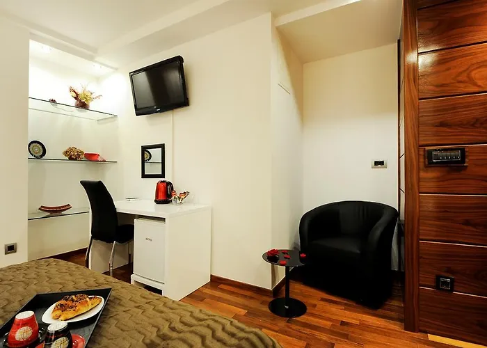 Main Street Studio&rooms 4*