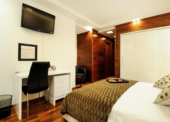 Gasthuis Main Street Studio&rooms 4*